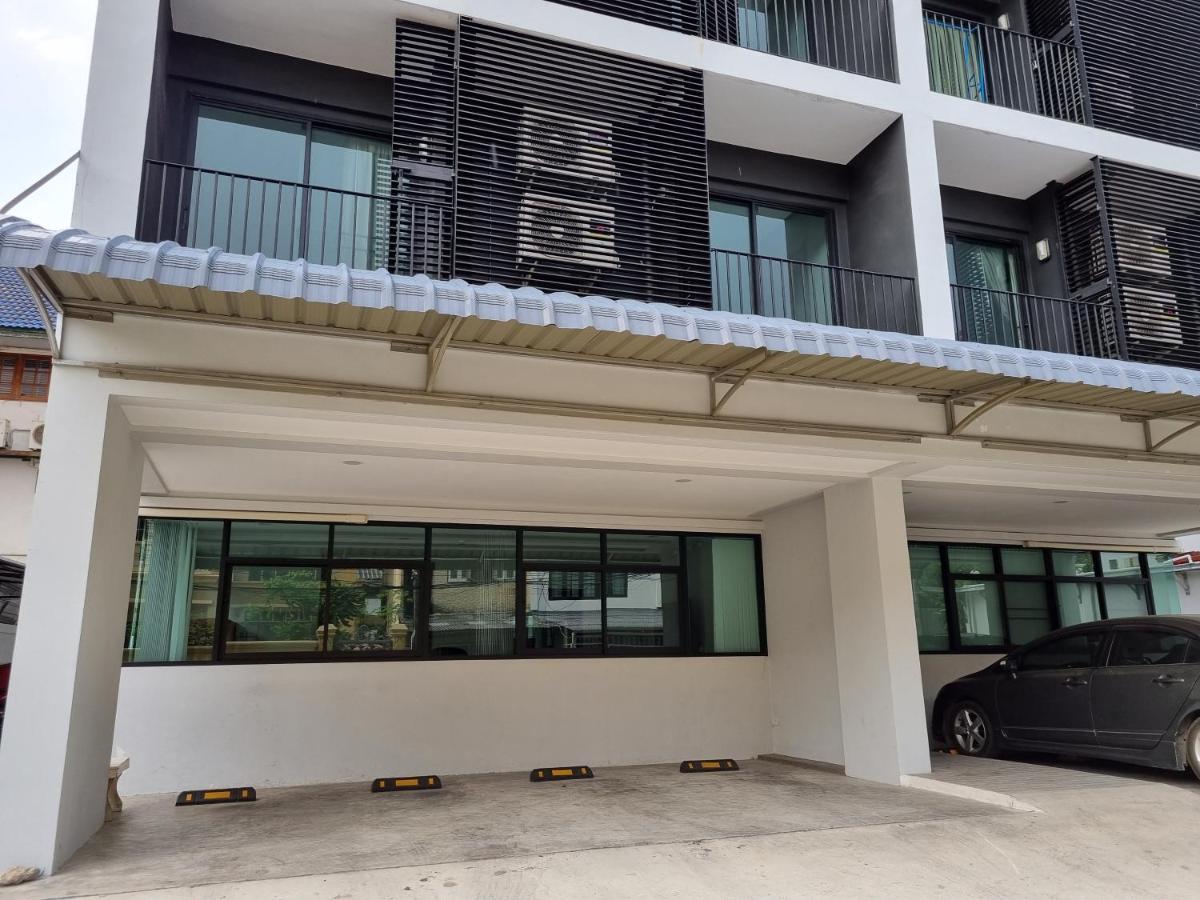Tiara Place Bangkok Exterior photo